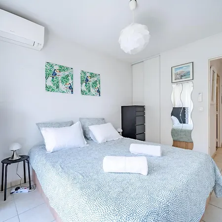 2p à 50m De La Plage, Climatisé, Parking Apartamento