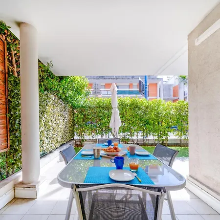 Daire 2p A 50m De La Plage, Climatise, Parking *