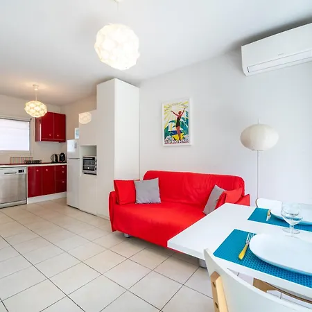 2p A 50m De La Plage, Climatise, Parking