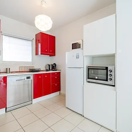 Appartement 2p A 50m De La Plage, Climatise, Parking